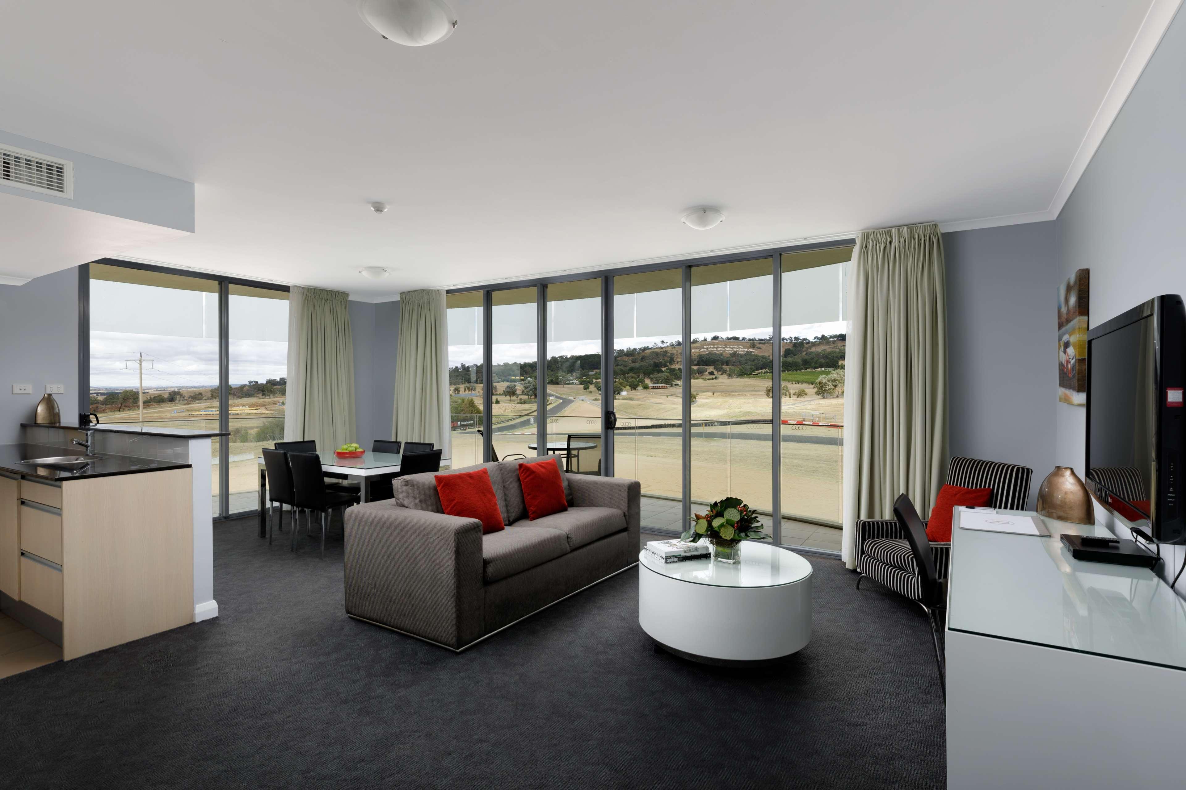 Hotel Rydges Mount Panorama