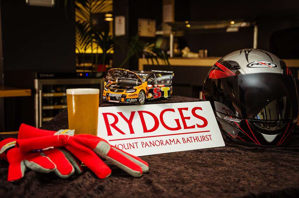 Rydges Mount Panorama Hotel 4*