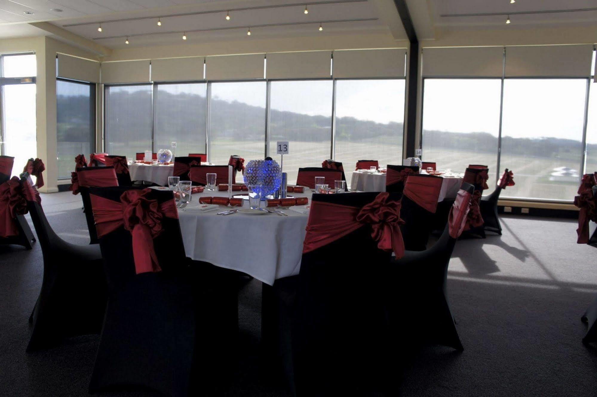 Rydges Mount Panorama Hotel 4*